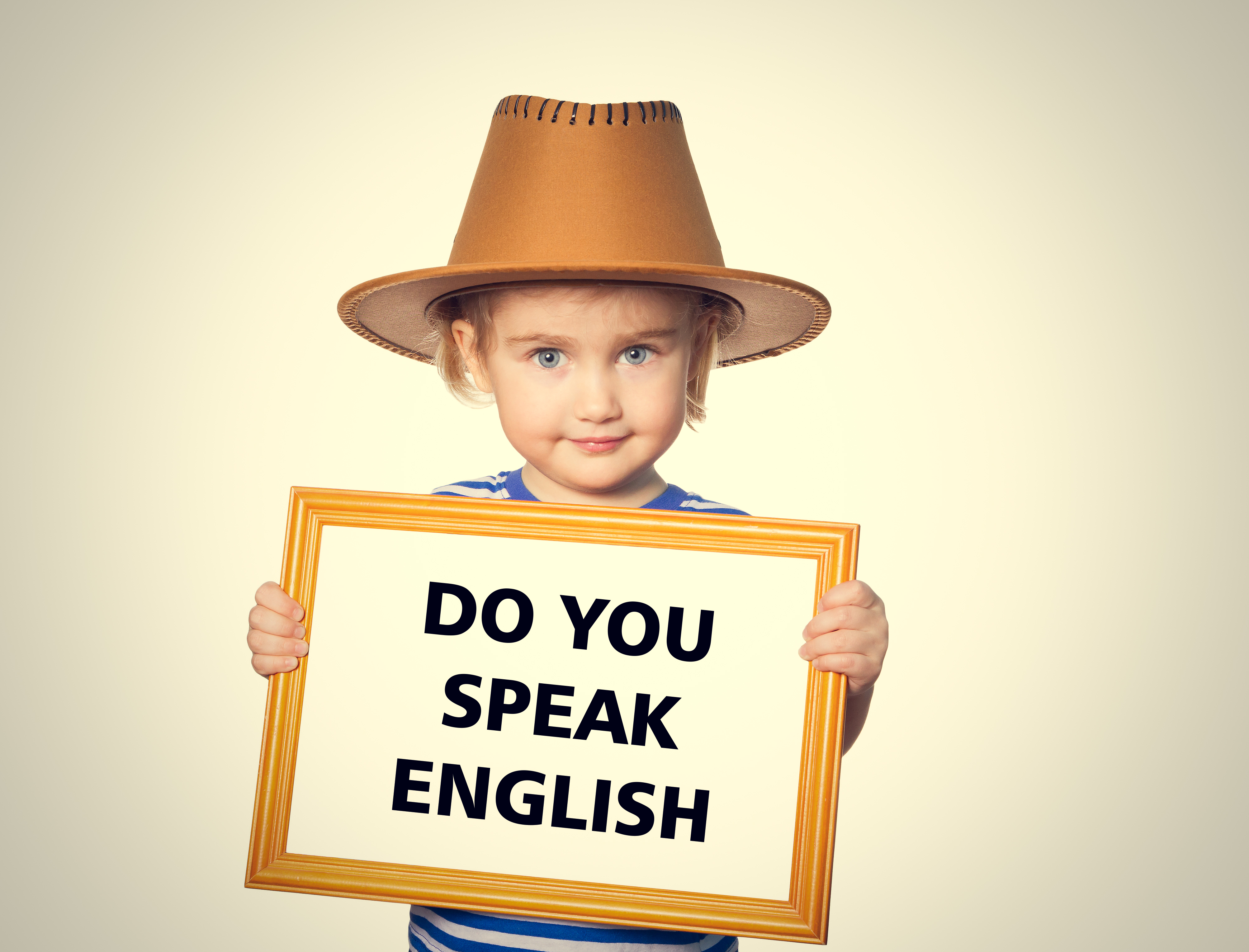 They can t speak english. Английский язык для детей. Speak English фото. Ребенок говорит на английском. Дети учат английский.